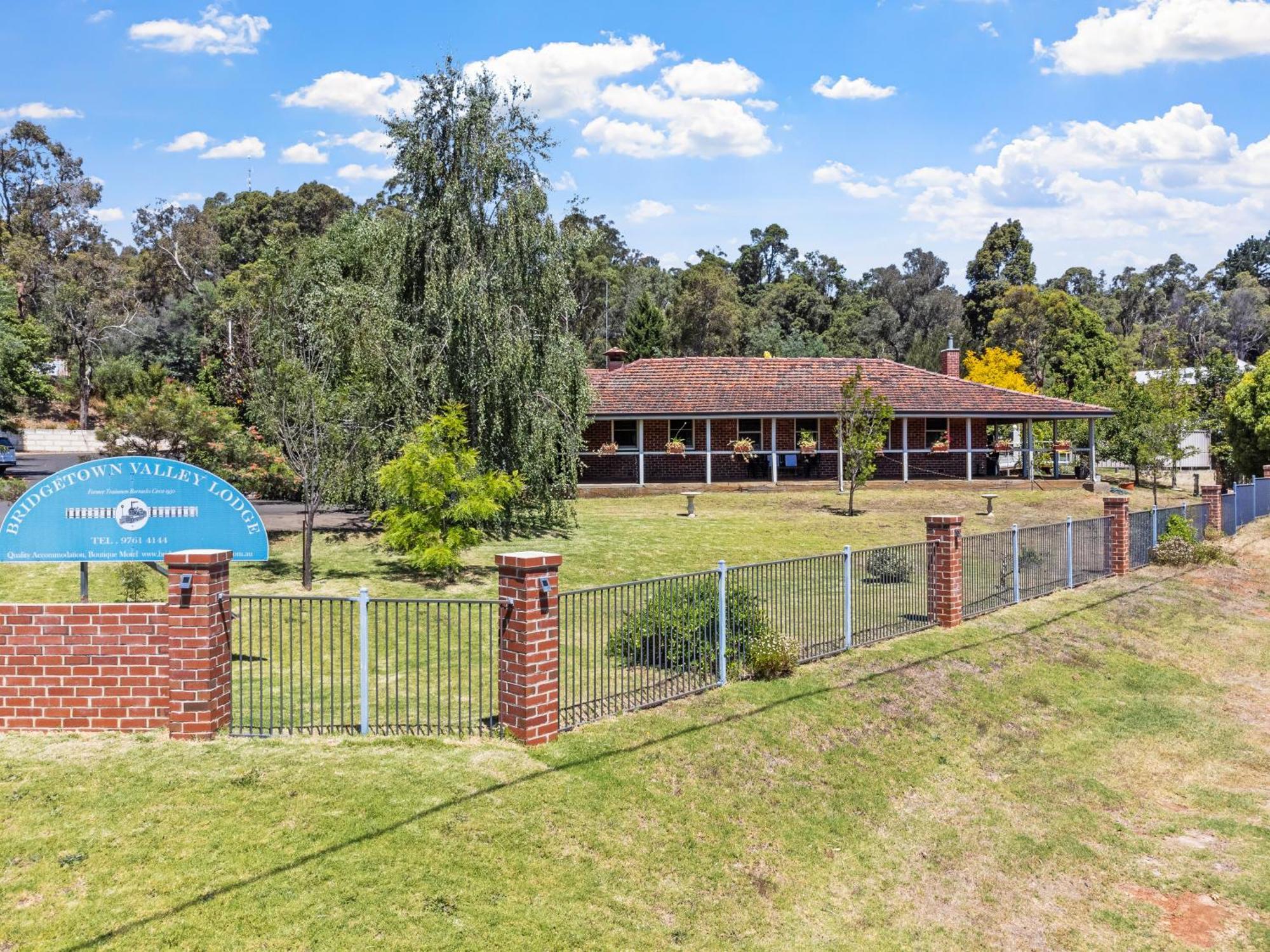 Bridgetown Valley Lodge Exterior photo